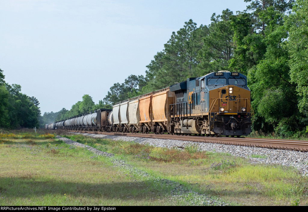 M452 (Miami to Waycross) roars north at Folkston 